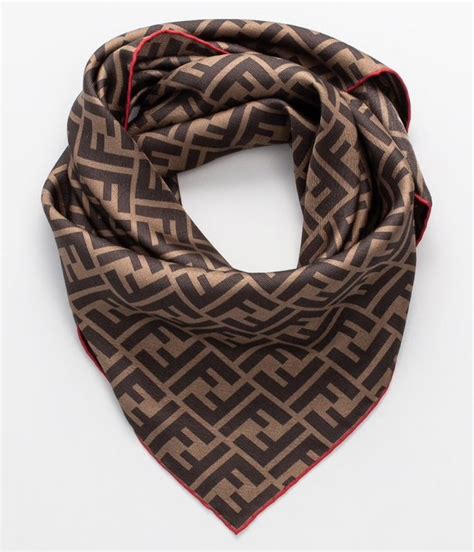 foulard fendi piccolo quadrato|foulard fendi.